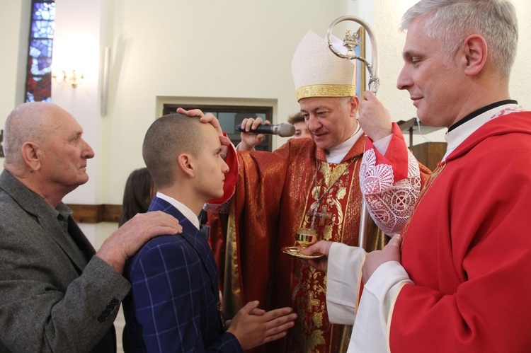 Bierzmowanie u Matki Bożej Fatimskiej w Tarnowie, cz. 2