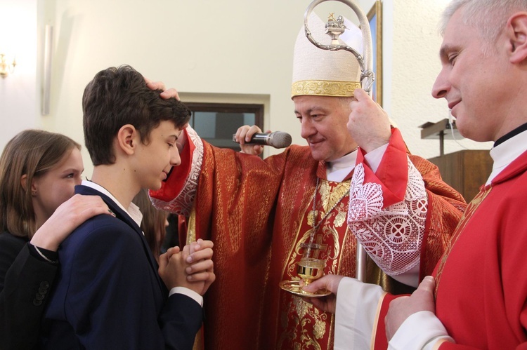 Bierzmowanie u Matki Bożej Fatimskiej w Tarnowie, cz. 2