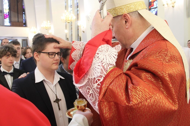 Bierzmowanie u Matki Bożej Fatimskiej w Tarnowie, cz. 2