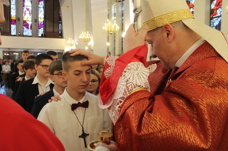 Bierzmowanie u Matki Bożej Fatimskiej w Tarnowie, cz. 2