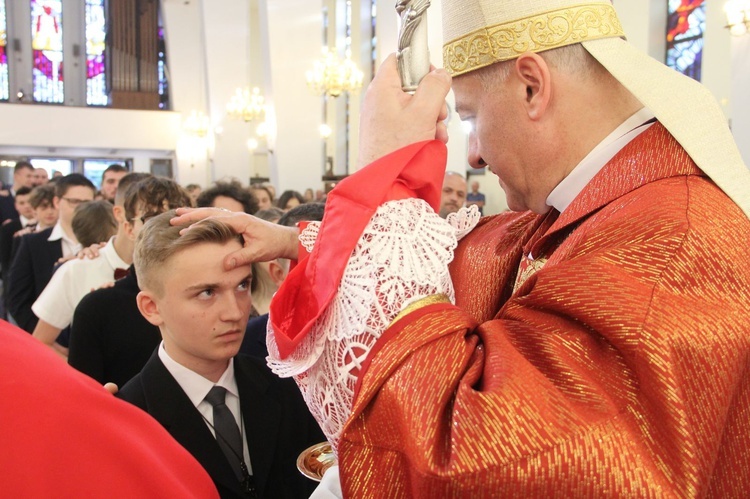 Bierzmowanie u Matki Bożej Fatimskiej w Tarnowie, cz. 2