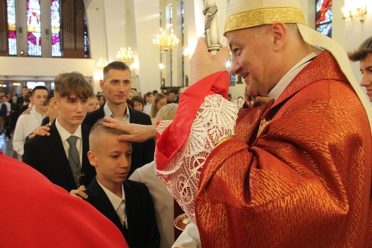 Bierzmowanie u Matki Bożej Fatimskiej w Tarnowie, cz. 2