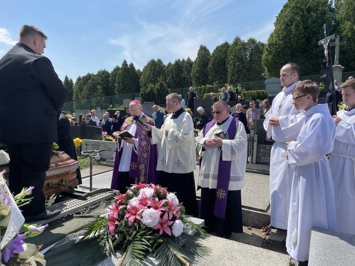 Ostatnie pożegnanie ks. Wojciecha Tyczyńskiego w Skoczowie