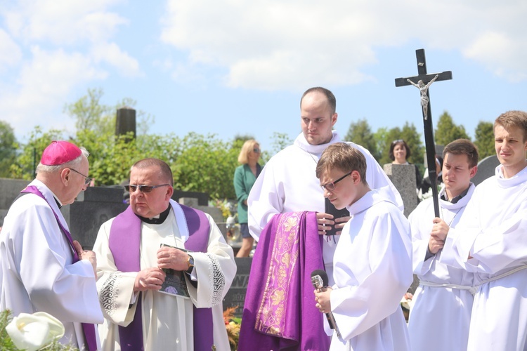 Ostatnie pożegnanie ks. Wojciecha Tyczyńskiego w Skoczowie