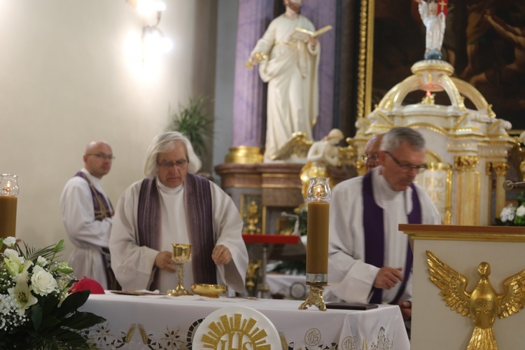 Ostatnie pożegnanie ks. Wojciecha Tyczyńskiego w Skoczowie