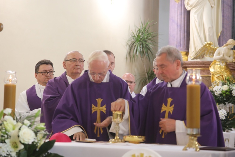 Ostatnie pożegnanie ks. Wojciecha Tyczyńskiego w Skoczowie