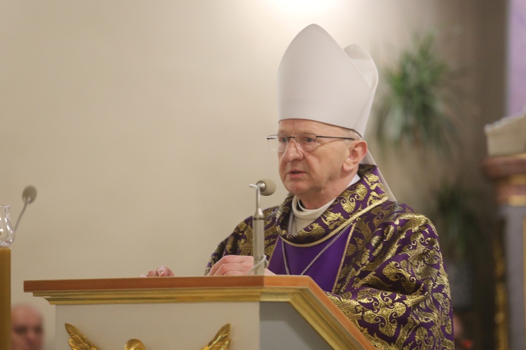 Ostatnie pożegnanie ks. Wojciecha Tyczyńskiego w Skoczowie