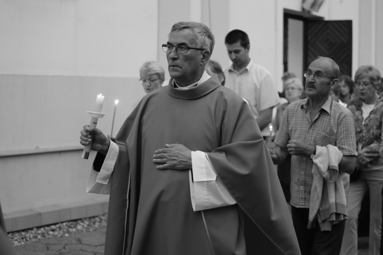 Ostatnie pożegnanie ks. Wojciecha Tyczyńskiego w Skoczowie