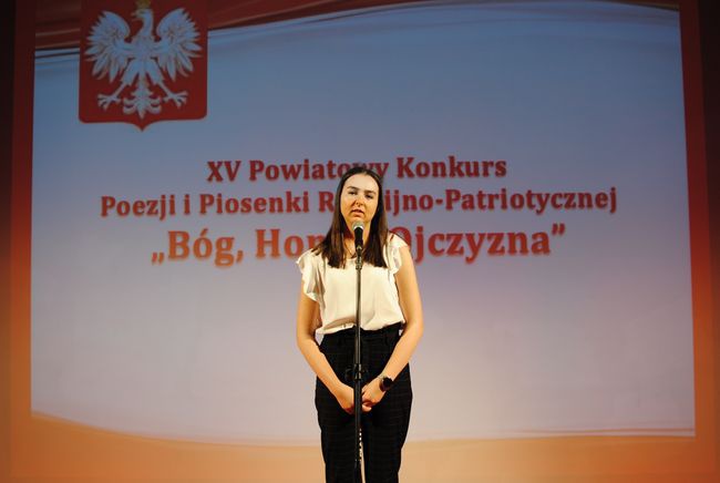 Ostrowiec Świetokrzyski. XV Rejonowy Konkurs Poezji i Piosenki Religijno-Patriotycznej "Bóg, Honor, Ojczyzna"