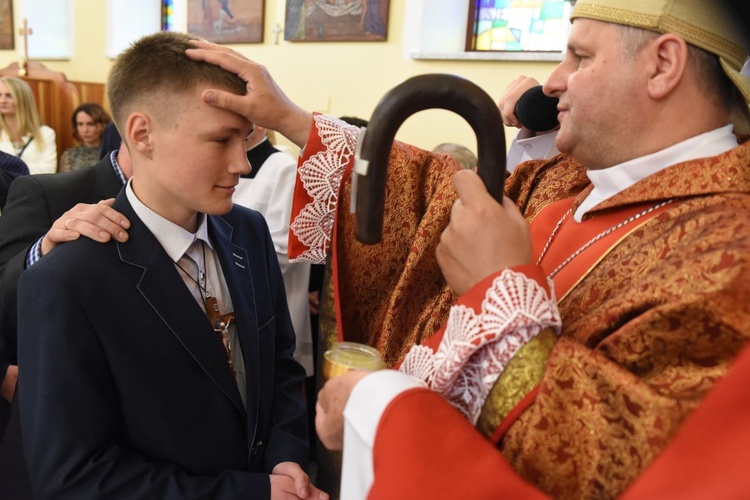 Bierzmowanie w Dębicy-Latoszynie