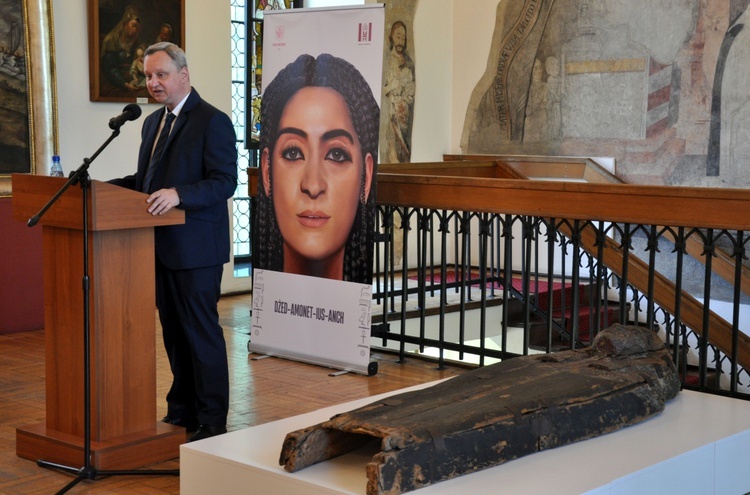 Dżed-Amonet-Ius-Anch z Muzeum w Raciborzu