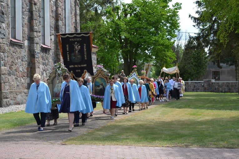 Szwelice. Modlitwa za rolników