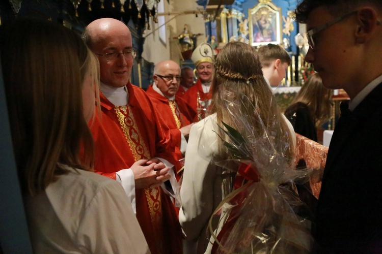 Bierzmowanie młodych z Łukowej, Śmigna i Lisiej Góry