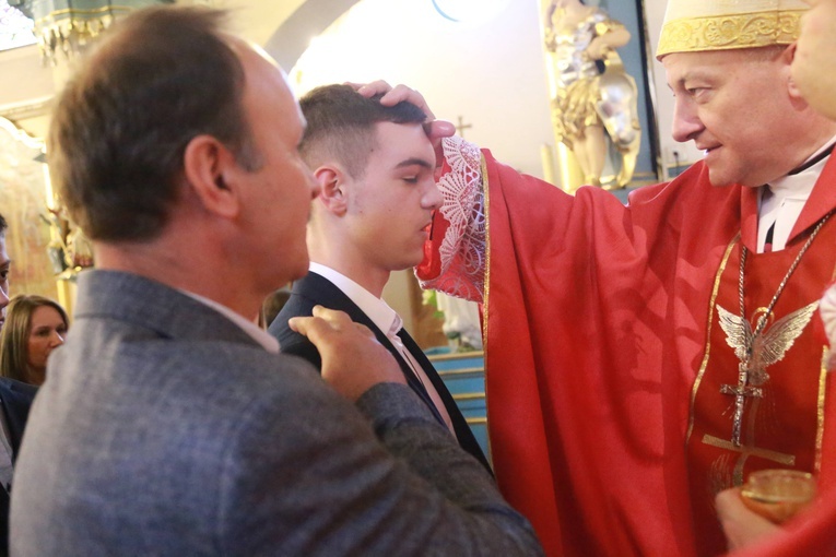 Bierzmowanie młodych z Łukowej, Śmigna i Lisiej Góry