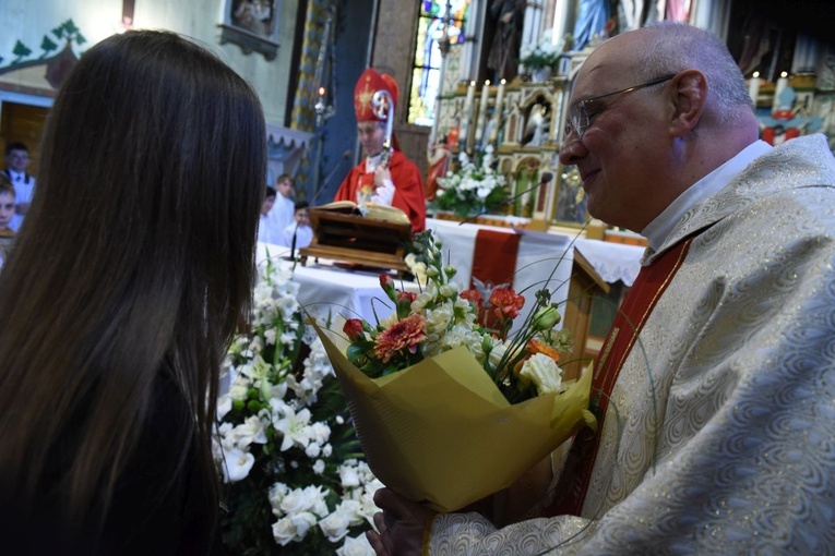 Bierzmowanie w Olszynach k. Jasła
