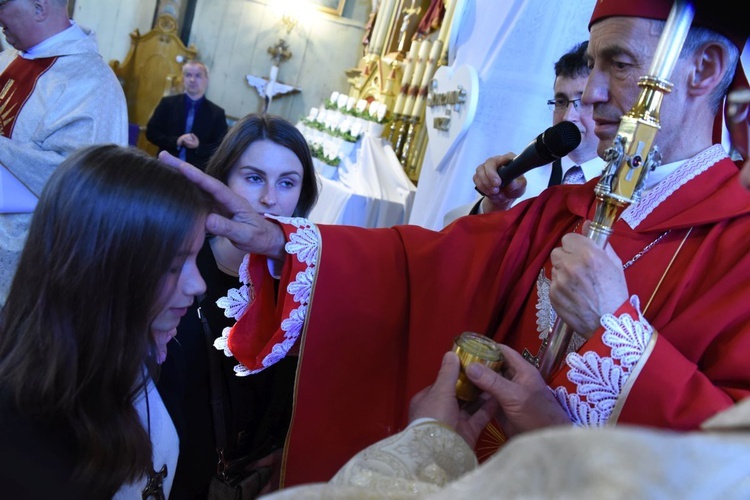 Bierzmowanie w Olszynach k. Jasła