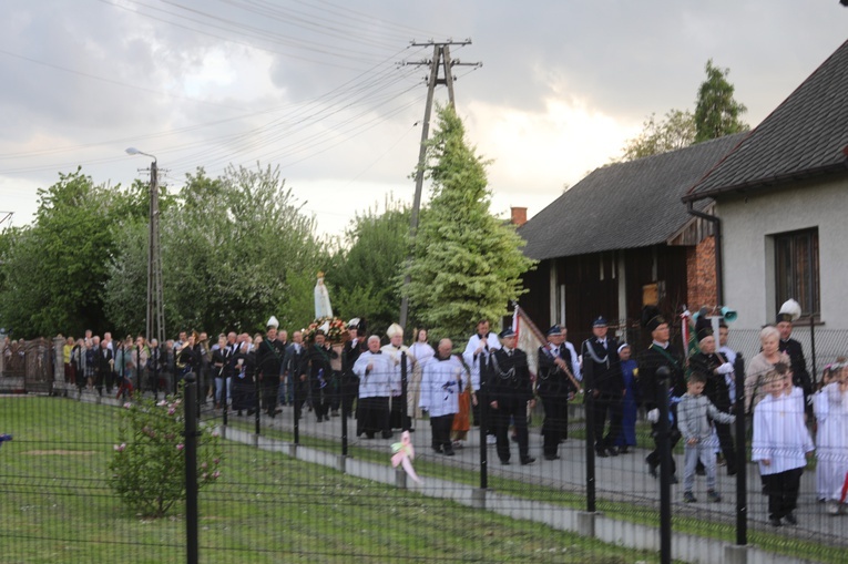 Bp Janusz Mastalski u św. abp. Bilczewskiego w Wilamowicach
