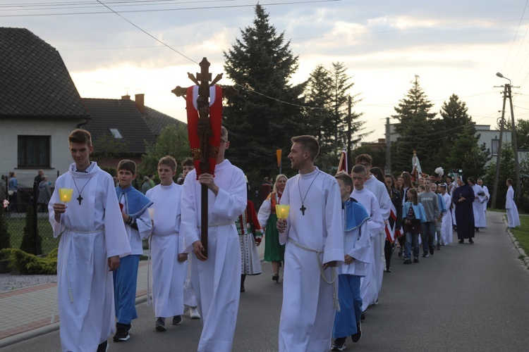 Bp Janusz Mastalski u św. abp. Bilczewskiego w Wilamowicach