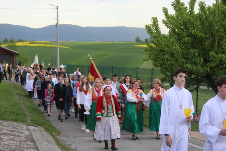 Bp Janusz Mastalski u św. abp. Bilczewskiego w Wilamowicach