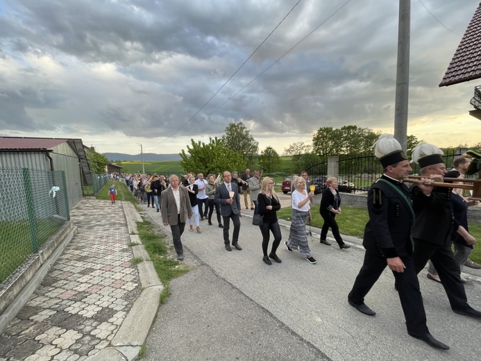 Bp Janusz Mastalski u św. abp. Bilczewskiego w Wilamowicach