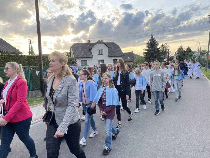 Bp Janusz Mastalski u św. abp. Bilczewskiego w Wilamowicach