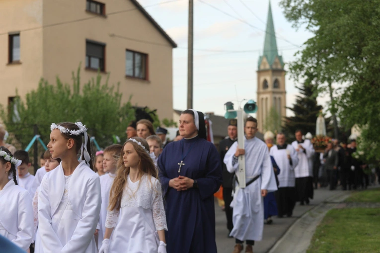 Bp Janusz Mastalski u św. abp. Bilczewskiego w Wilamowicach