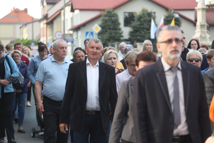 Bp Janusz Mastalski u św. abp. Bilczewskiego w Wilamowicach