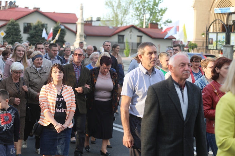 Bp Janusz Mastalski u św. abp. Bilczewskiego w Wilamowicach