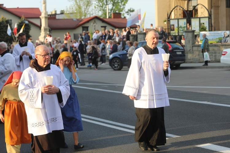 Bp Janusz Mastalski u św. abp. Bilczewskiego w Wilamowicach