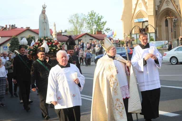 Bp Janusz Mastalski u św. abp. Bilczewskiego w Wilamowicach