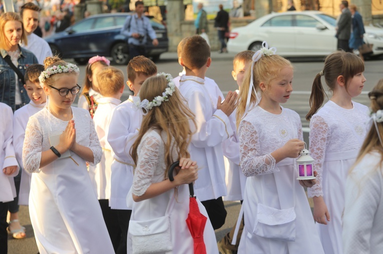 Bp Janusz Mastalski u św. abp. Bilczewskiego w Wilamowicach