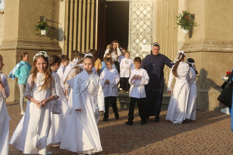 Bp Janusz Mastalski u św. abp. Bilczewskiego w Wilamowicach
