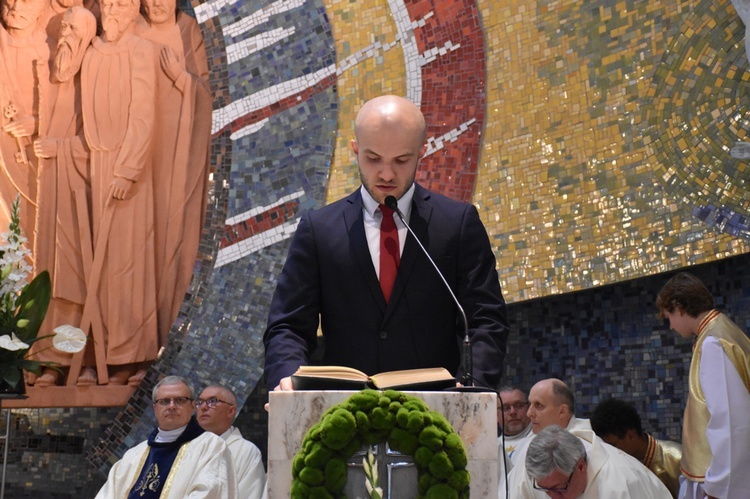 Abp Tadeusz Wojda wyświęcił salezjańskich kapłanów