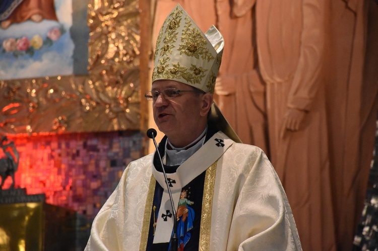 Abp Tadeusz Wojda wyświęcił salezjańskich kapłanów