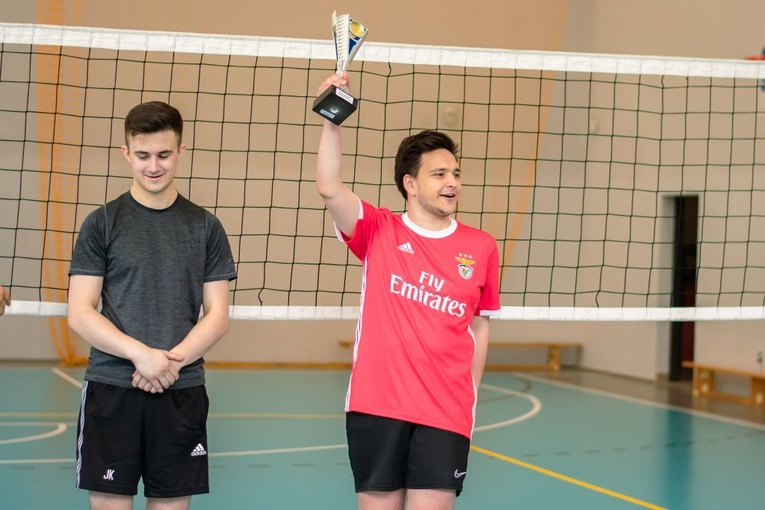 KSM zaprosił rówieśników na turniej siatkówki