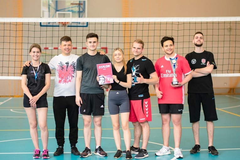 KSM zaprosił rówieśników na turniej siatkówki