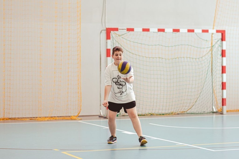 KSM zaprosił rówieśników na turniej siatkówki