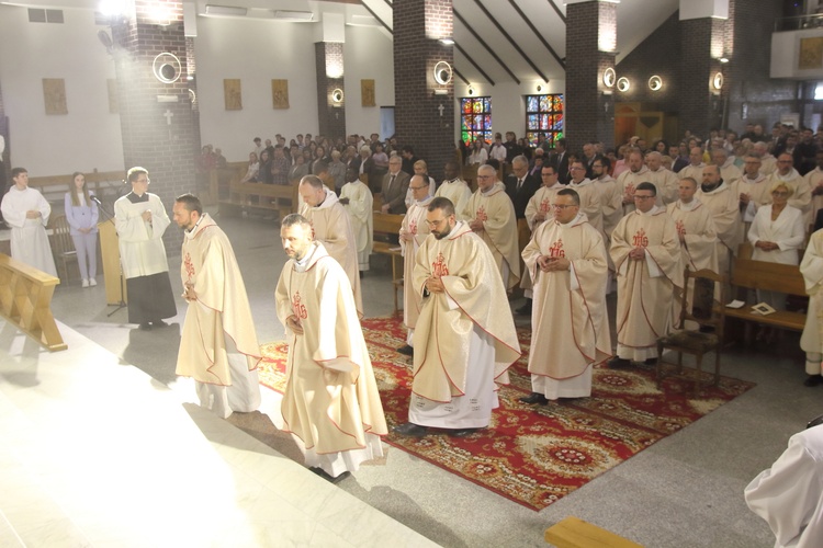 Salezjańskie święcenia w Lubinie