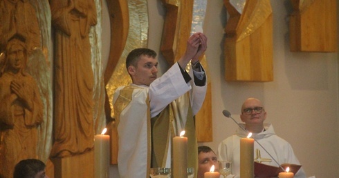 Jelenia Góra. Prymicje ks. Krzysztofa Borysiewicza