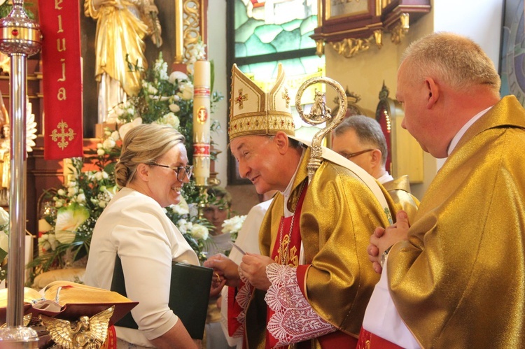 Jaworzna. Konsekracja kościoła