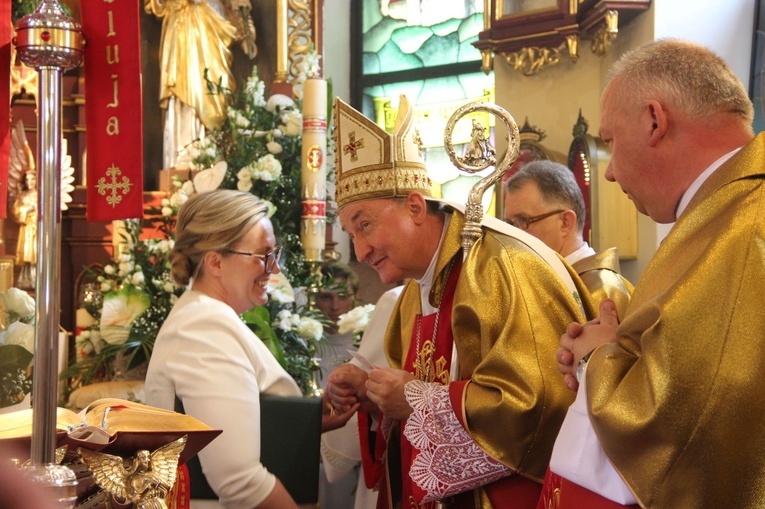 Jaworzna. Konsekracja kościoła