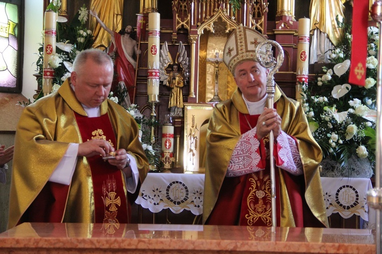 Jaworzna. Konsekracja kościoła