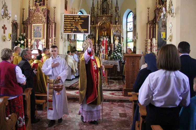 Jaworzna. Konsekracja kościoła