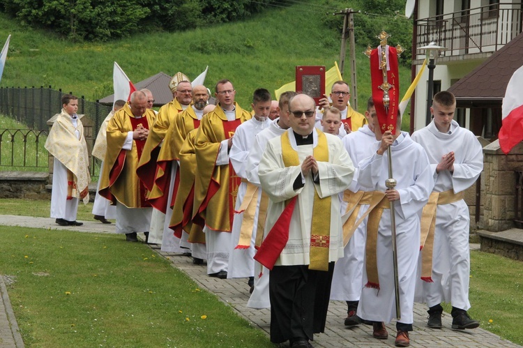 Jaworzna. Konsekracja kościoła