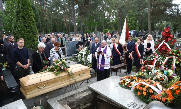 Ks. Luter: Obdarował nas pięknem - Ignacy Gogolewski spoczął na cmentarzu w Otwocku