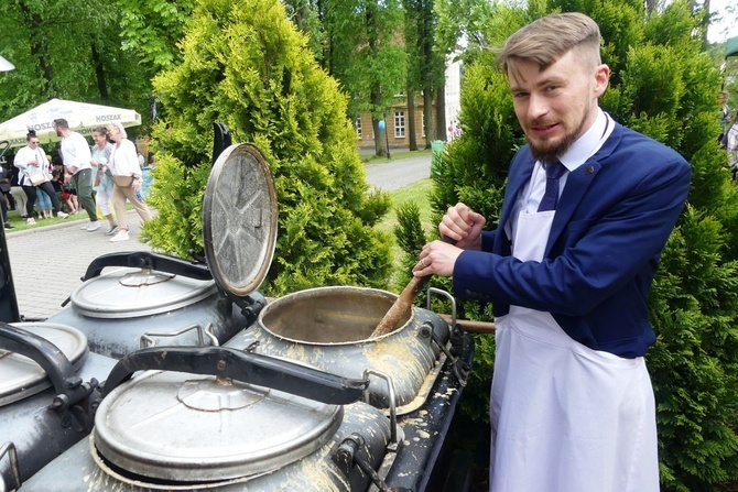 Festyn jubileuszowo-charytatywny u elżbietanek cieszyńskich - 2022