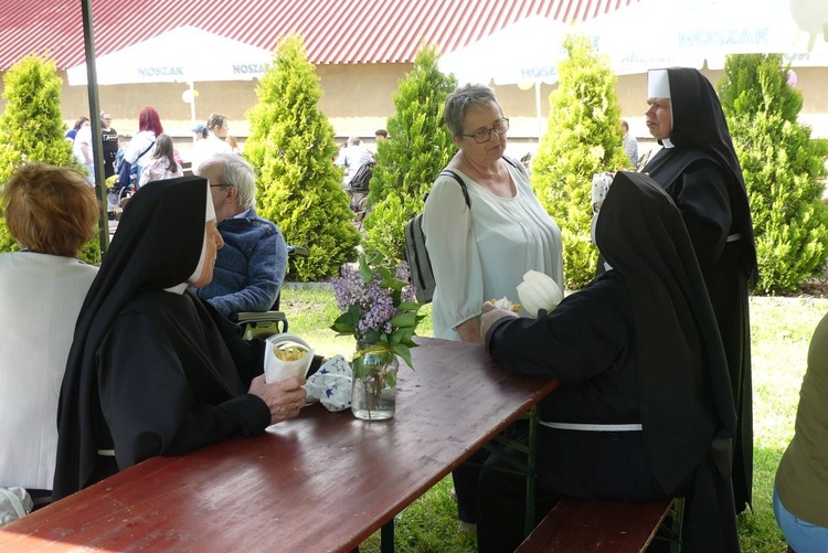 Festyn jubileuszowo-charytatywny u elżbietanek cieszyńskich - 2022