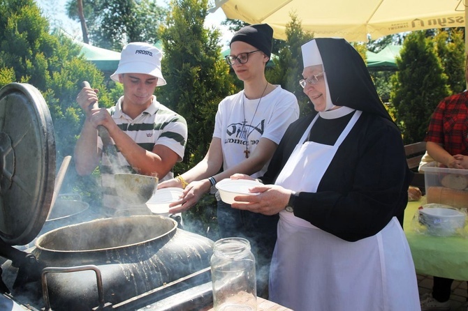 Festyn jubileuszowo-charytatywny u elżbietanek cieszyńskich - 2022