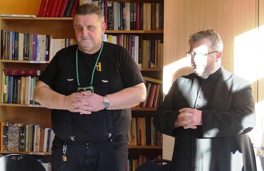 Rycerze św. Jana Pawła II na urodzinach patrona