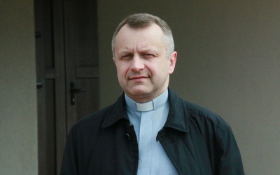 Ks. Hubert Czarnecki, proboszcz parafii, poleca wszystkich swoich wiernych modlitwie.